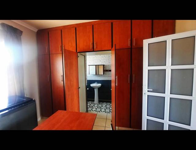 1 BEDROOM PROPERTY TO RENT IN TRENANCE MANOR